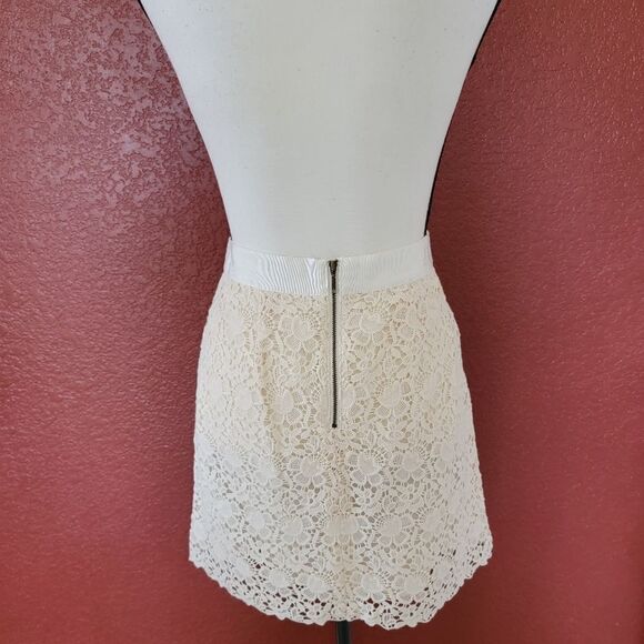 Ann Taylor LOFT Skirt - Picture 4 of 14